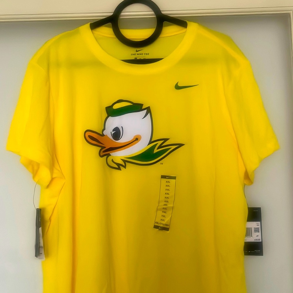 Oregon Ducks XXL Women’s Tee Yellow Fighting Duck